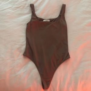ARITIZIA BABATON contour bodysuit